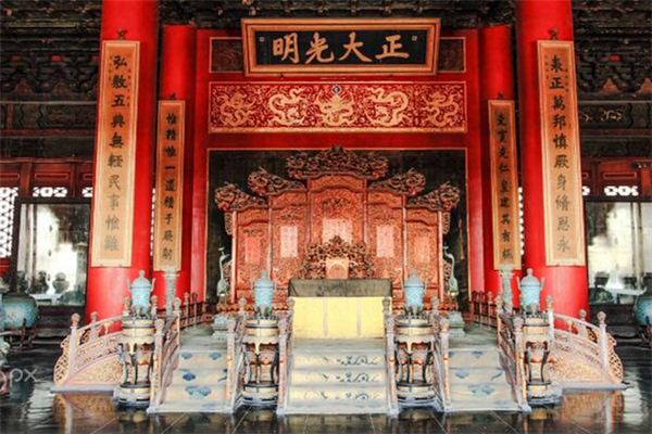 做梦梦到帝王是什么意思