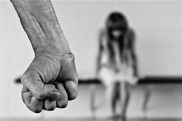 做梦梦到女朋友被人强奸