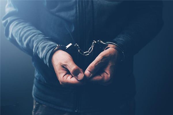 做梦梦到自己偷东西被抓