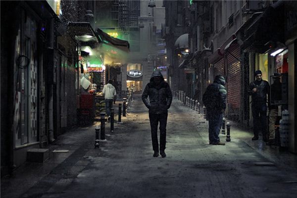做梦梦到陌生人是什么意思